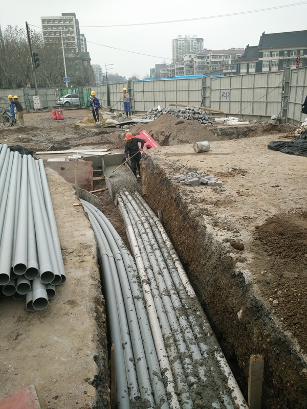 ͨ�Źܵ�ʩ��