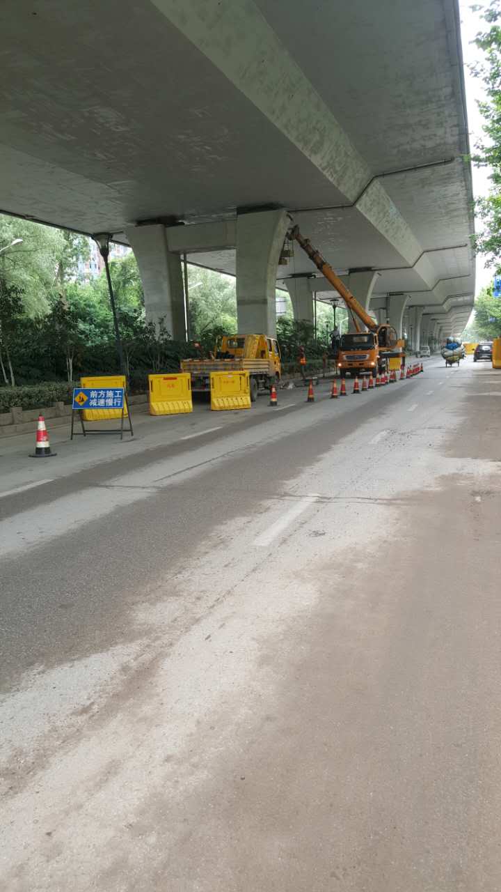 ͨ���żܰ�װ����