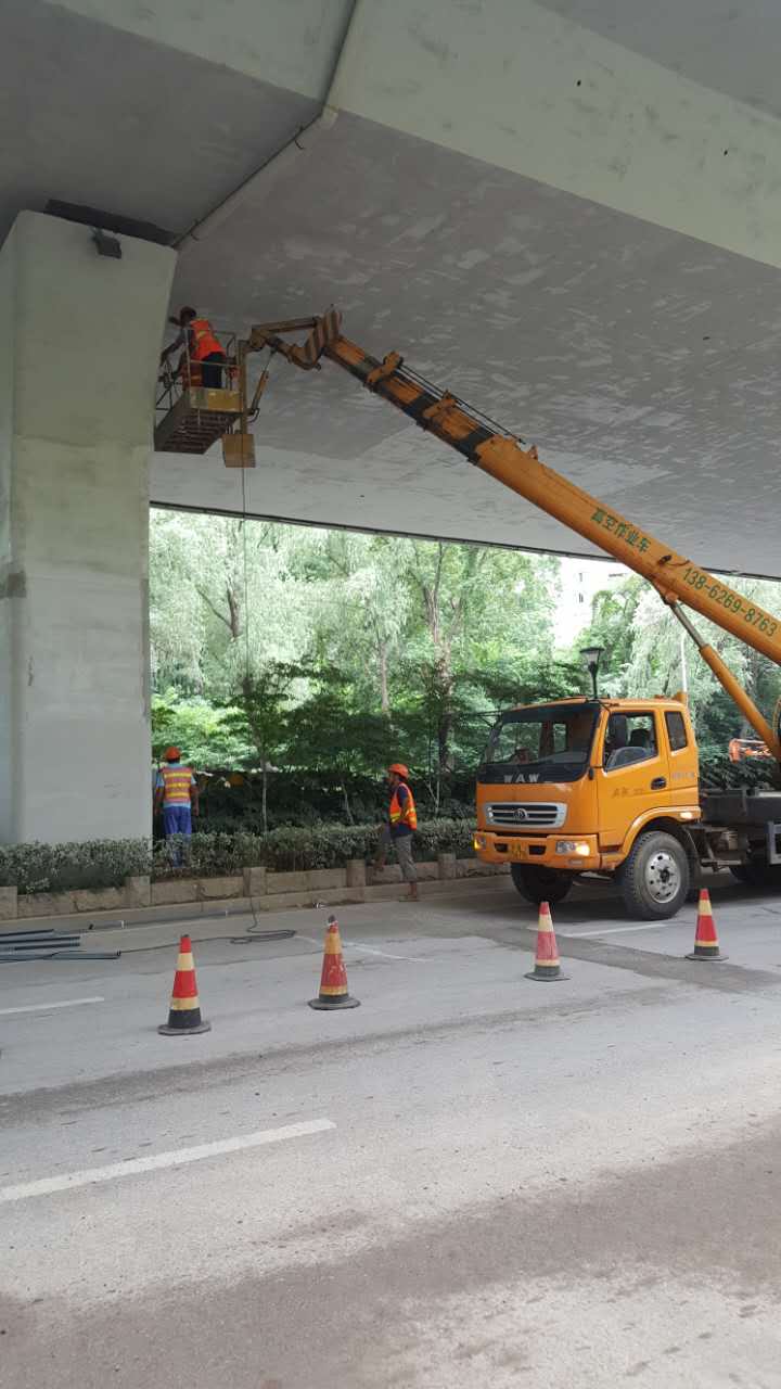 ͨ���żܰ�װ����